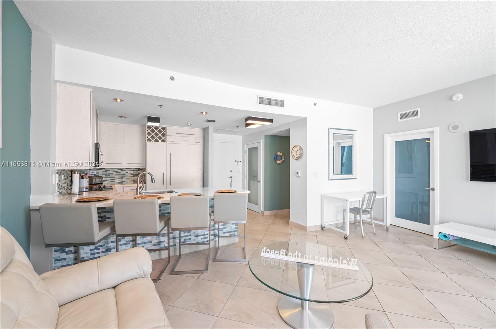 6515 Collins Ave # 601