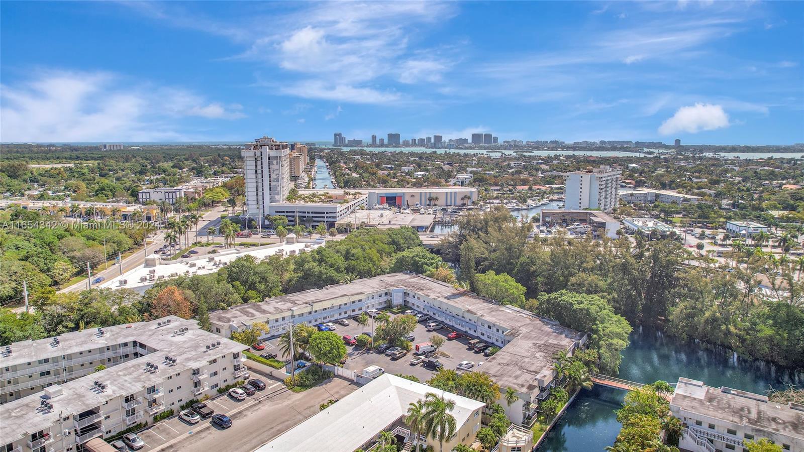 1860 Venice Park Dr # 204