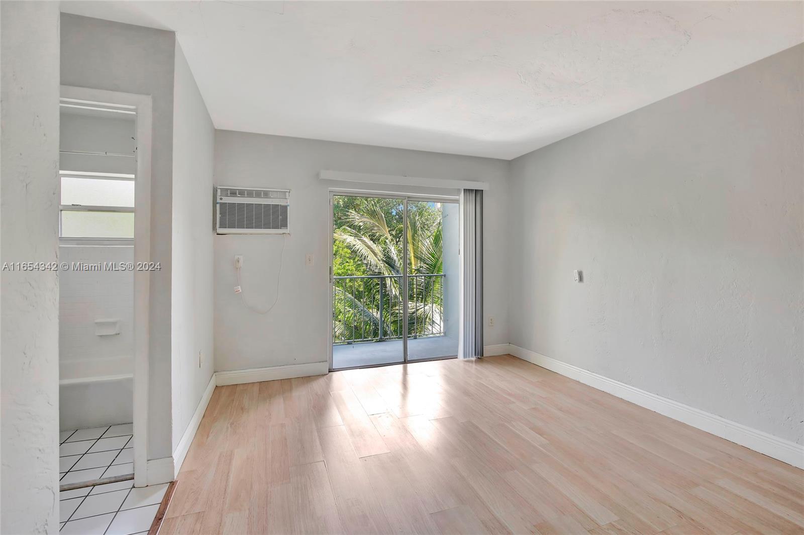 1860 Venice Park Dr # 204