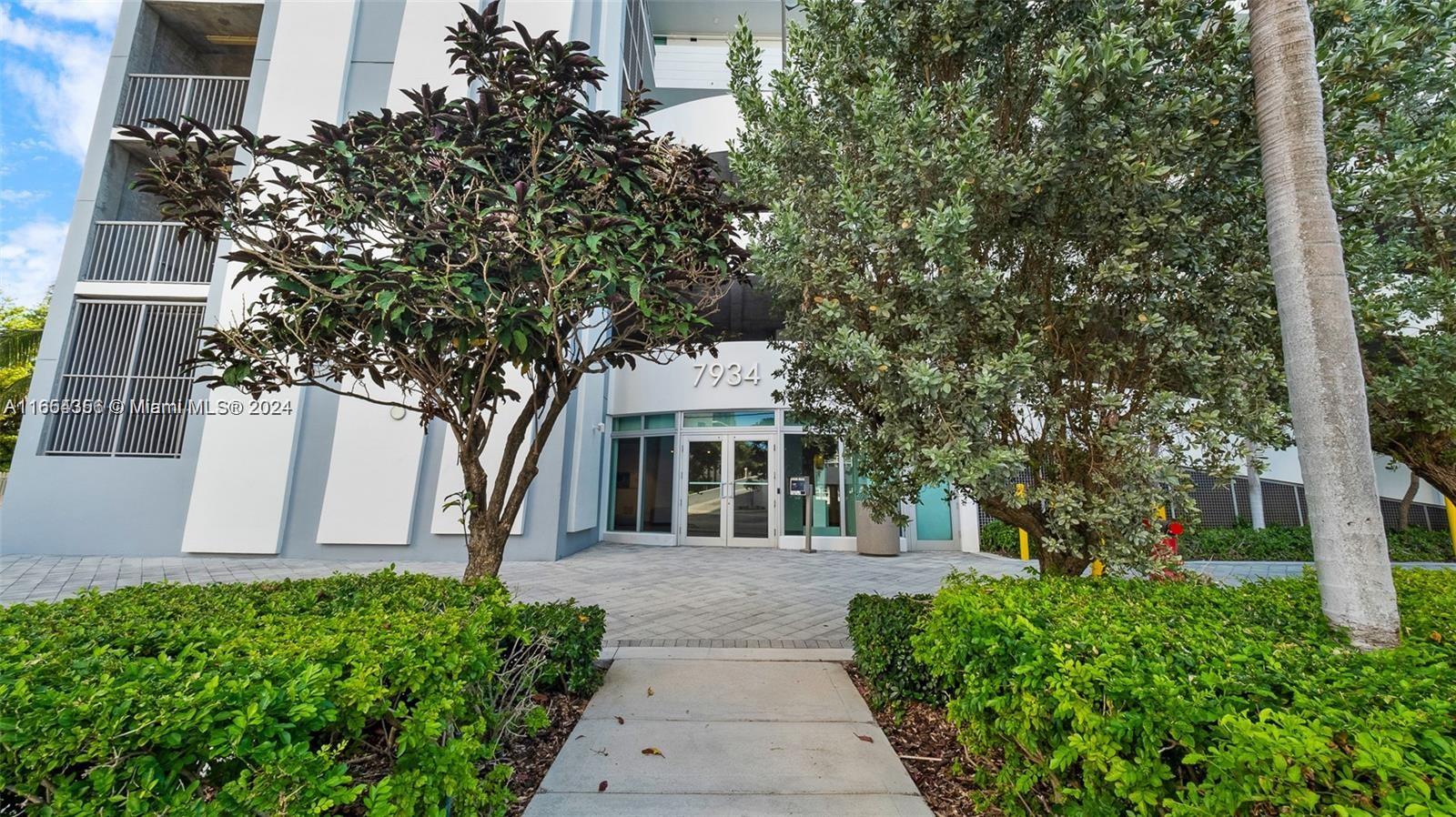 7934 West Dr # 1203