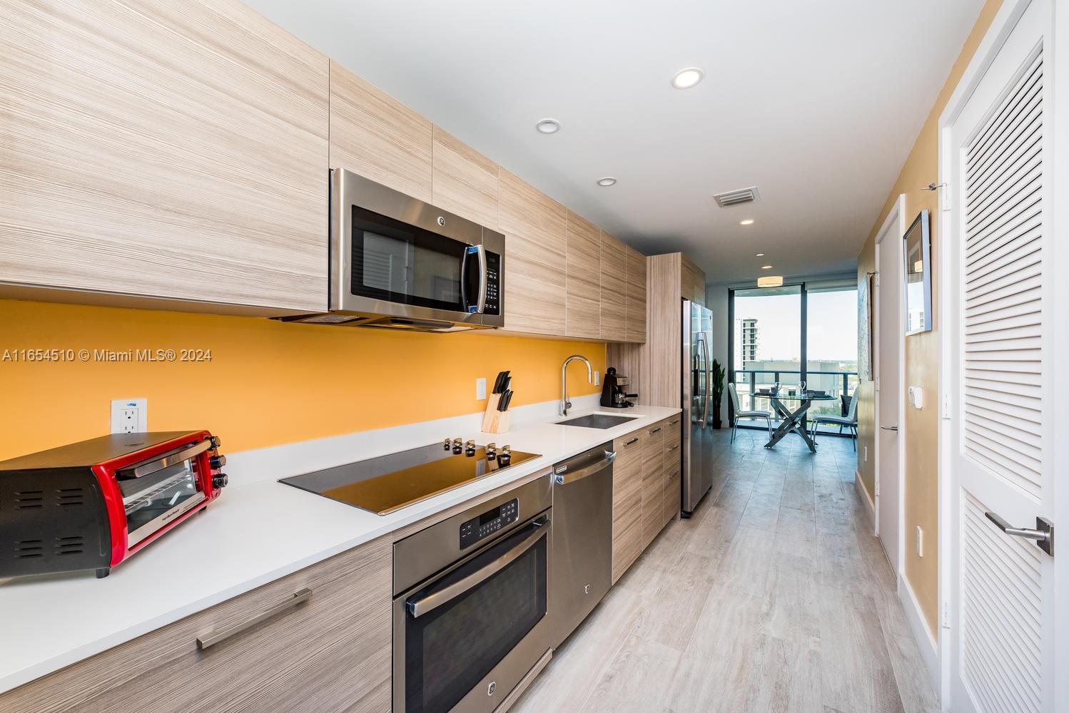 121 NE 34th St # 1415