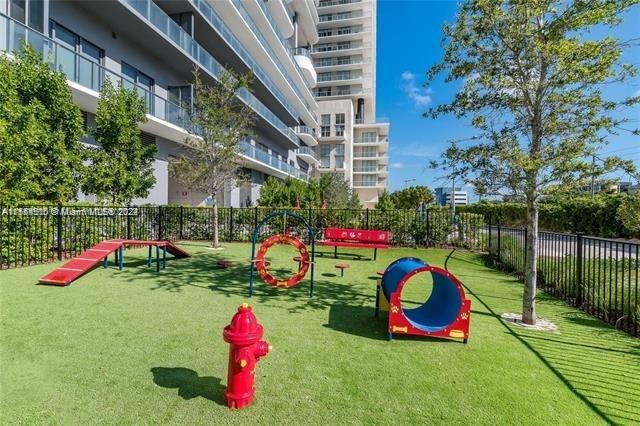 121 NE 34th St # 1415