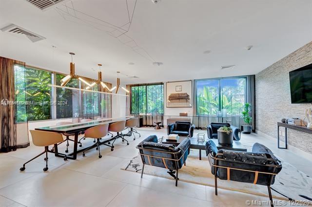 121 NE 34th St # 1415