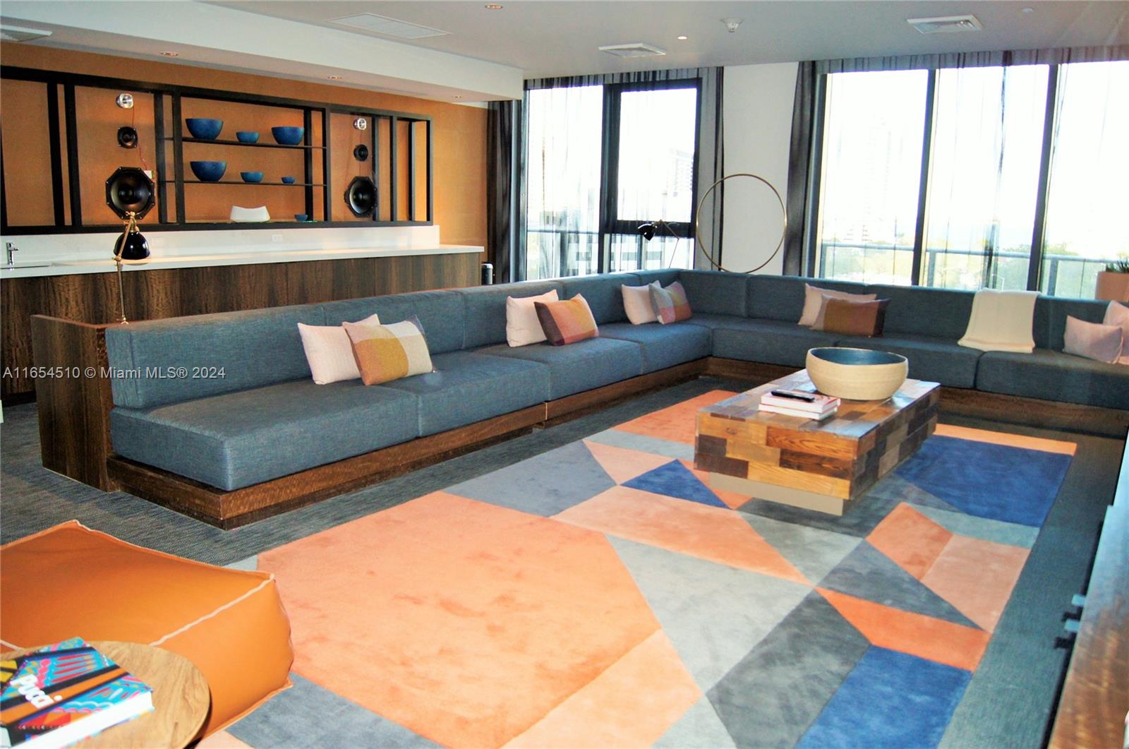 121 NE 34th St # 1415