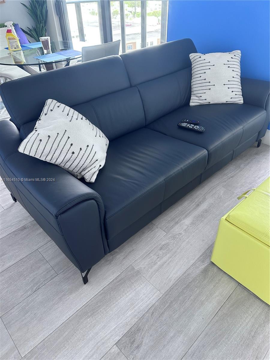 121 NE 34th St # 1415