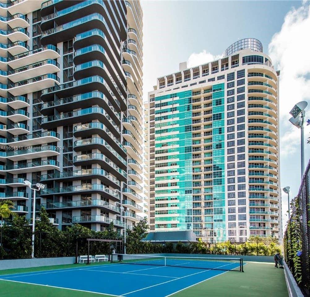 121 NE 34th St # 1415