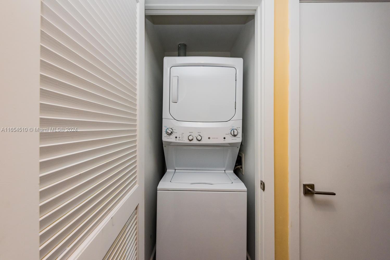 121 NE 34th St # 1415