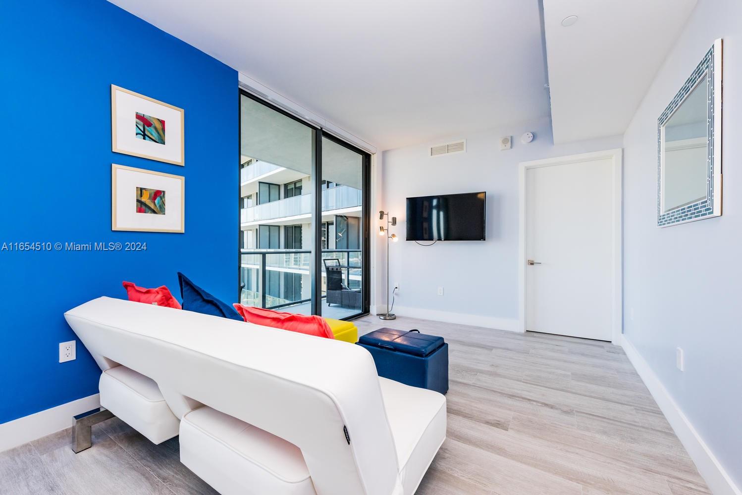 121 NE 34th St # 1415