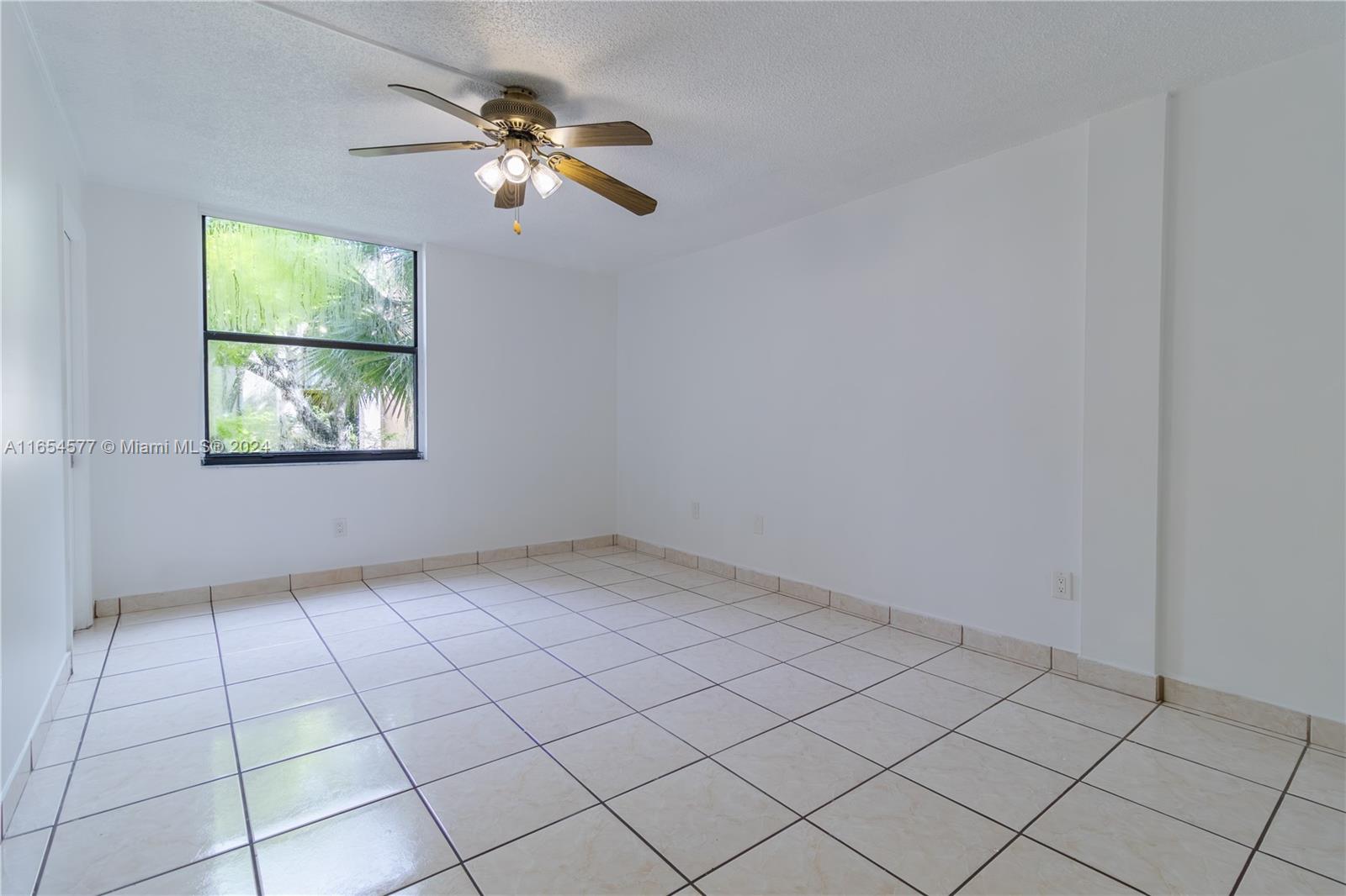 14611 N Kendall Dr # 208L