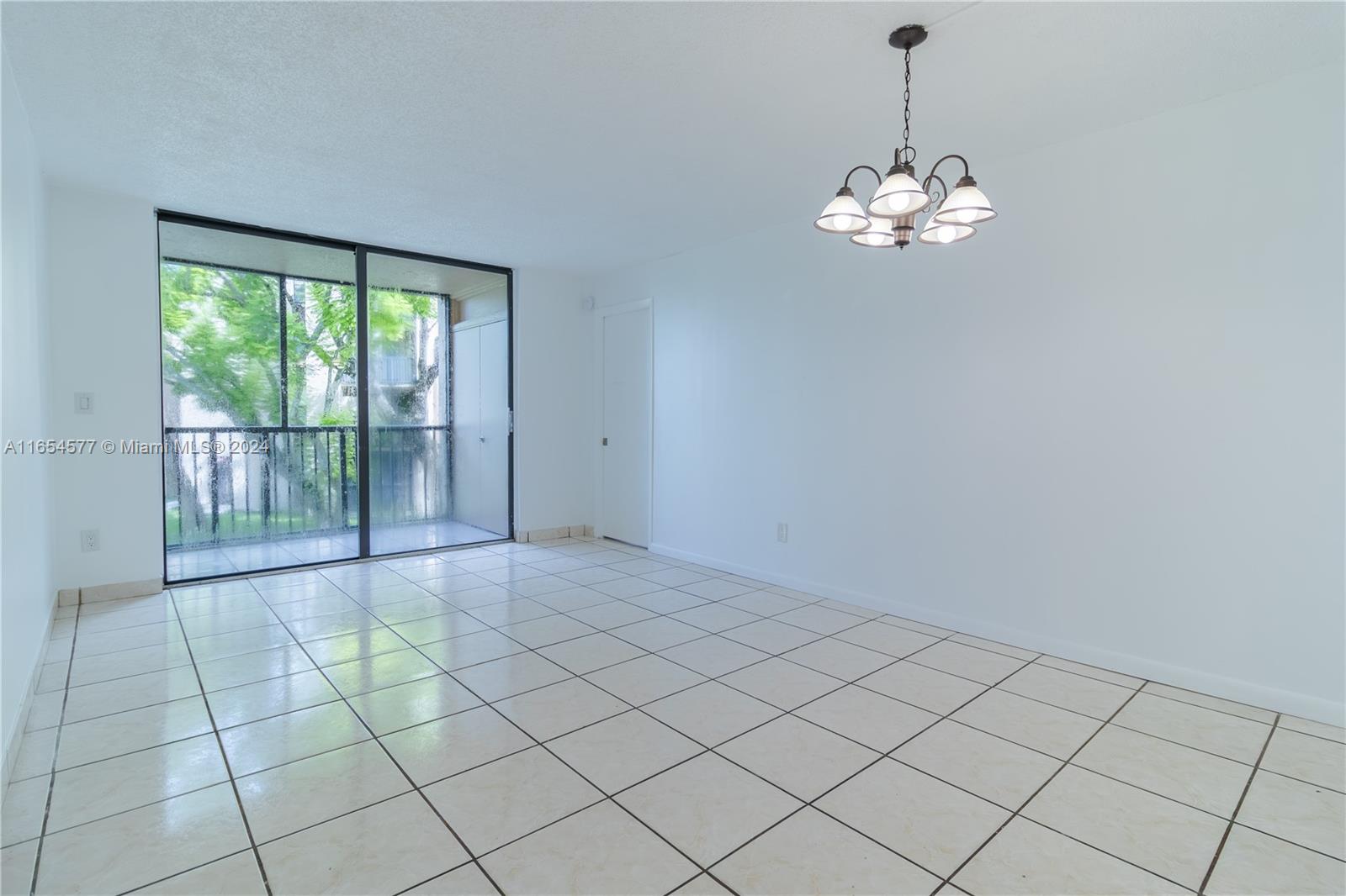 14611 N Kendall Dr # 208L