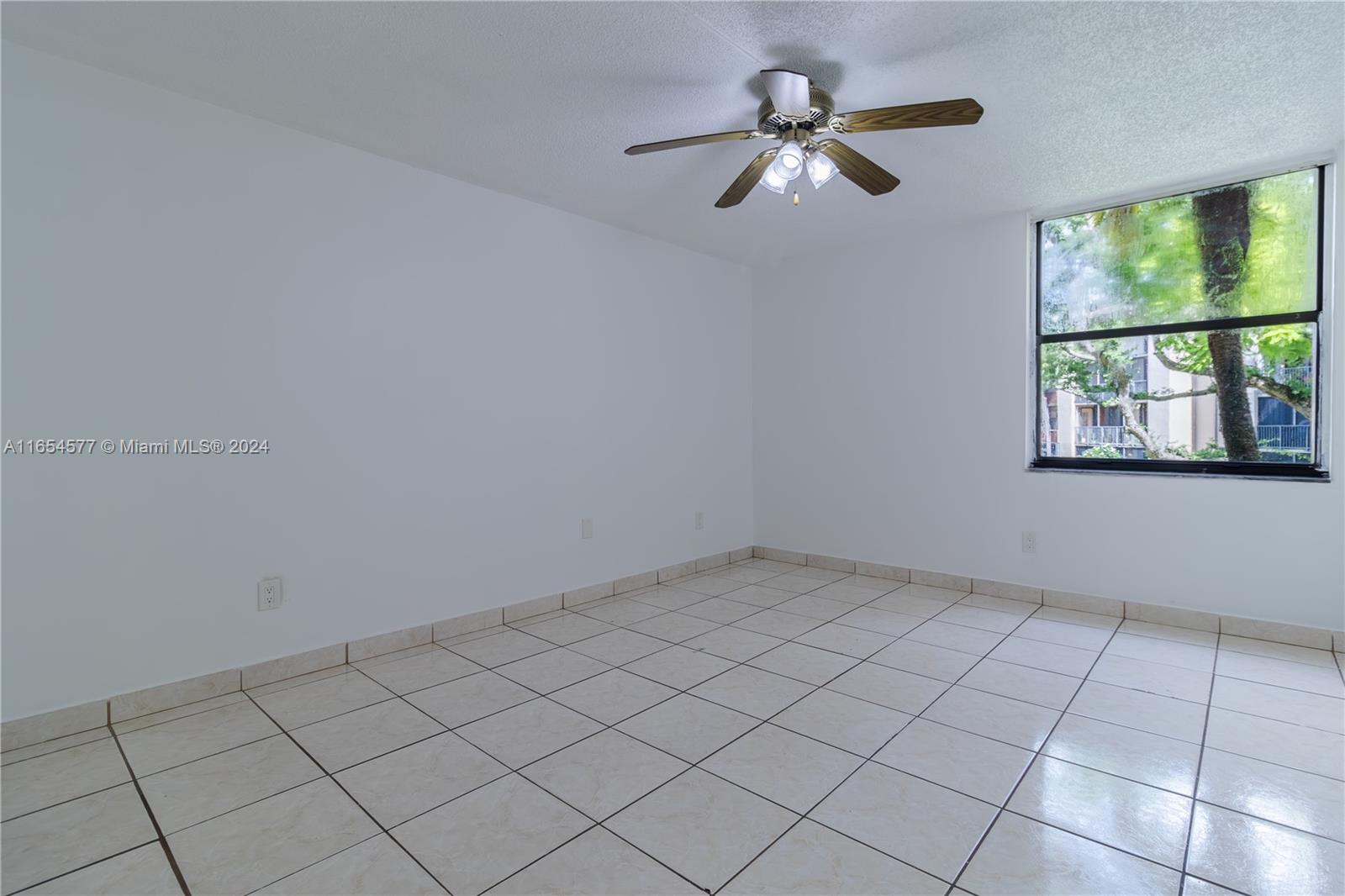 14611 N Kendall Dr # 208L