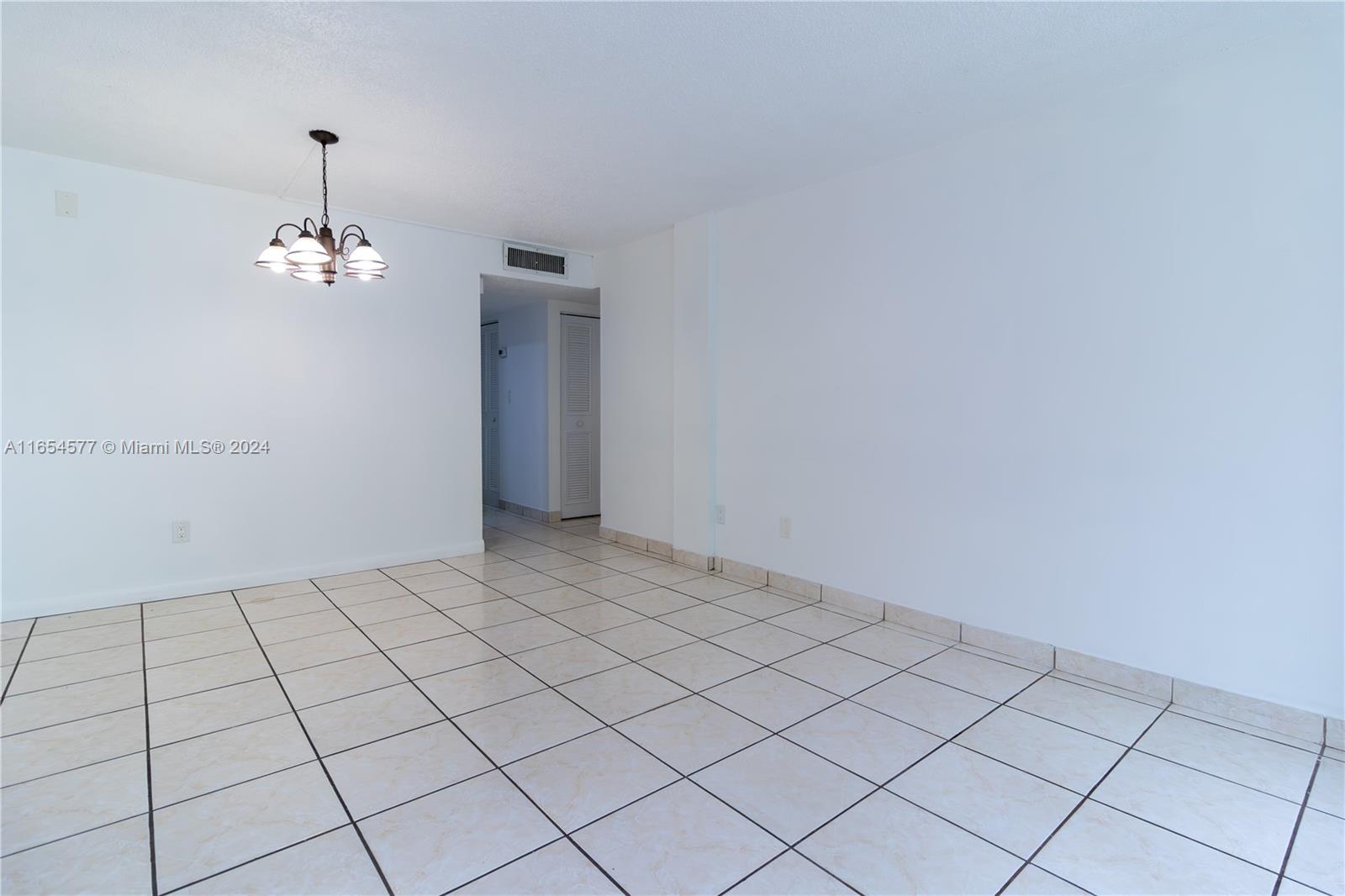 14611 N Kendall Dr # 208L