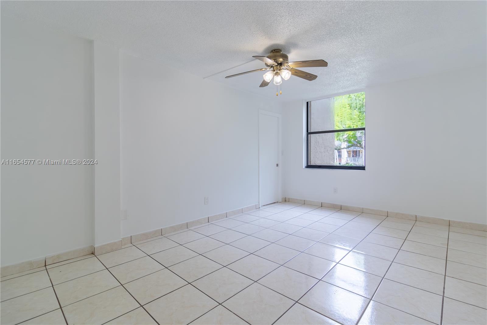 14611 N Kendall Dr # 208L