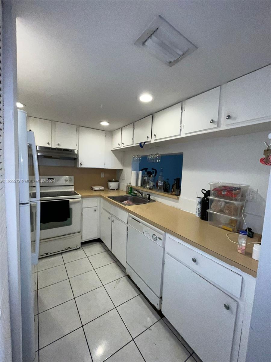 2075 SW 122nd Ave # 404