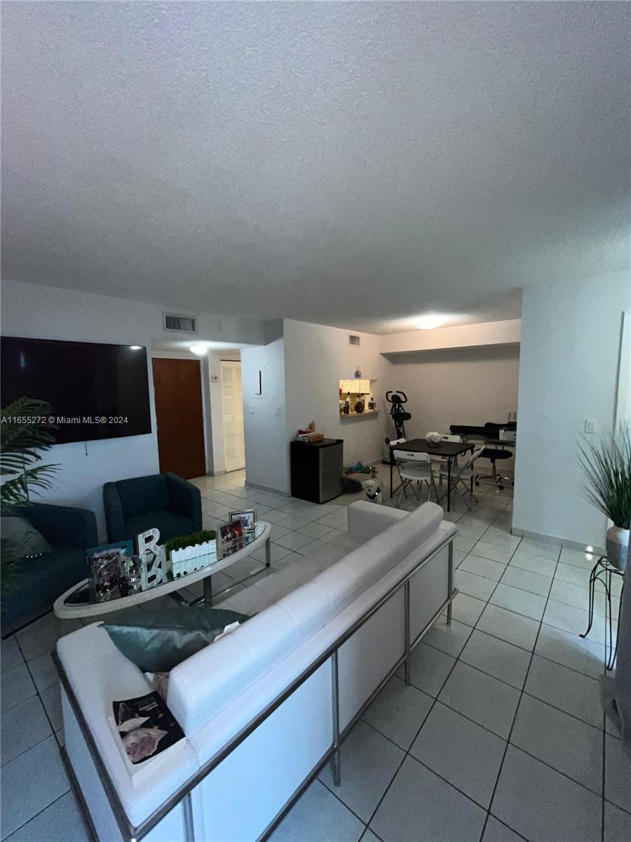 2075 SW 122nd Ave # 404