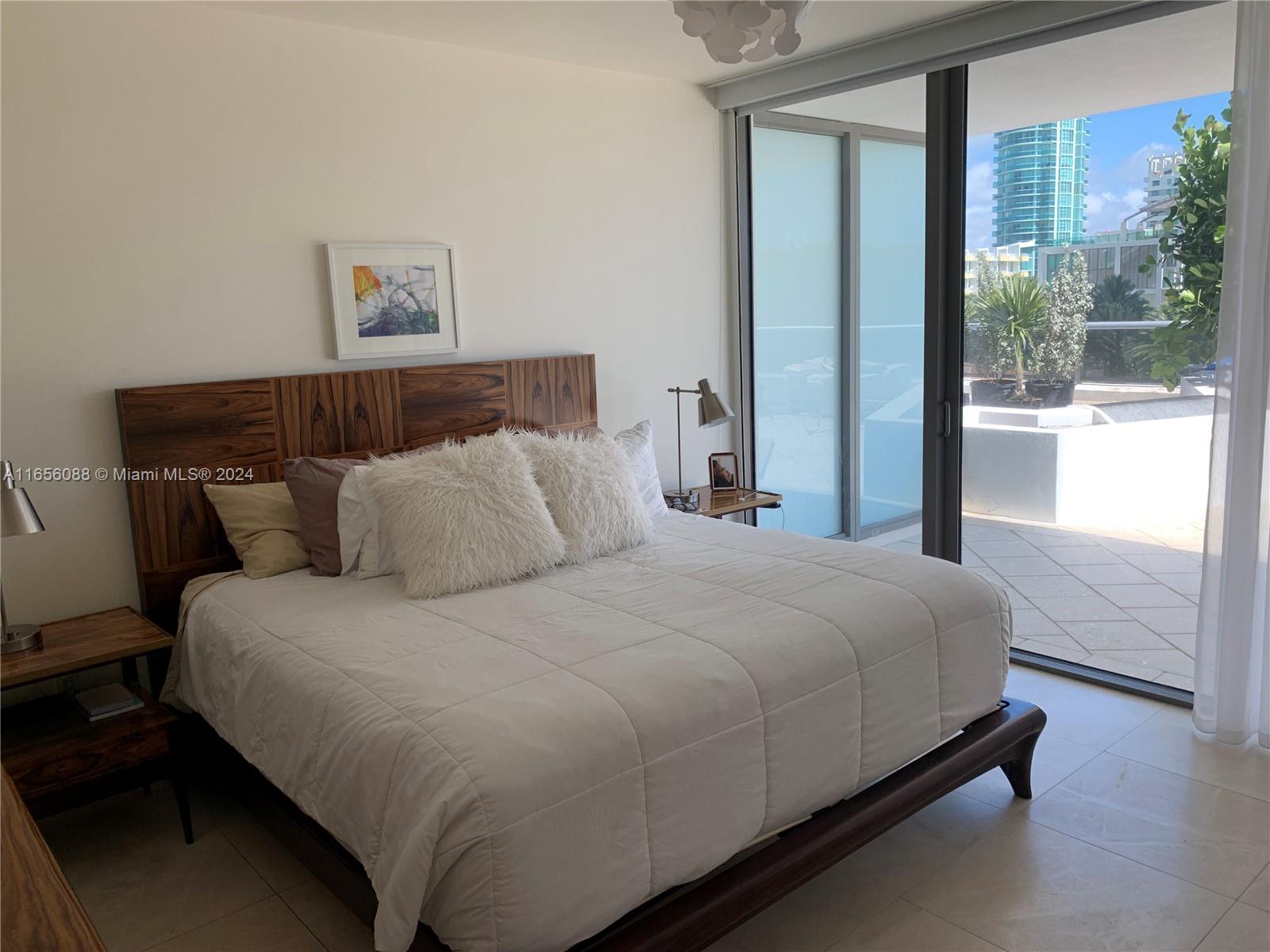 5875 Collins Ave # 505