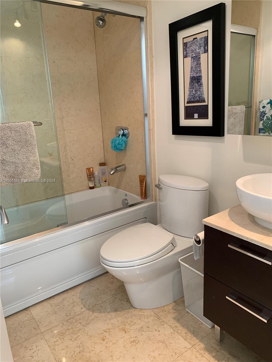 5875 Collins Ave # 505