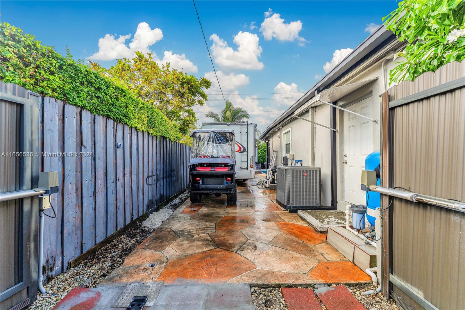 7824 SW 34th Ter