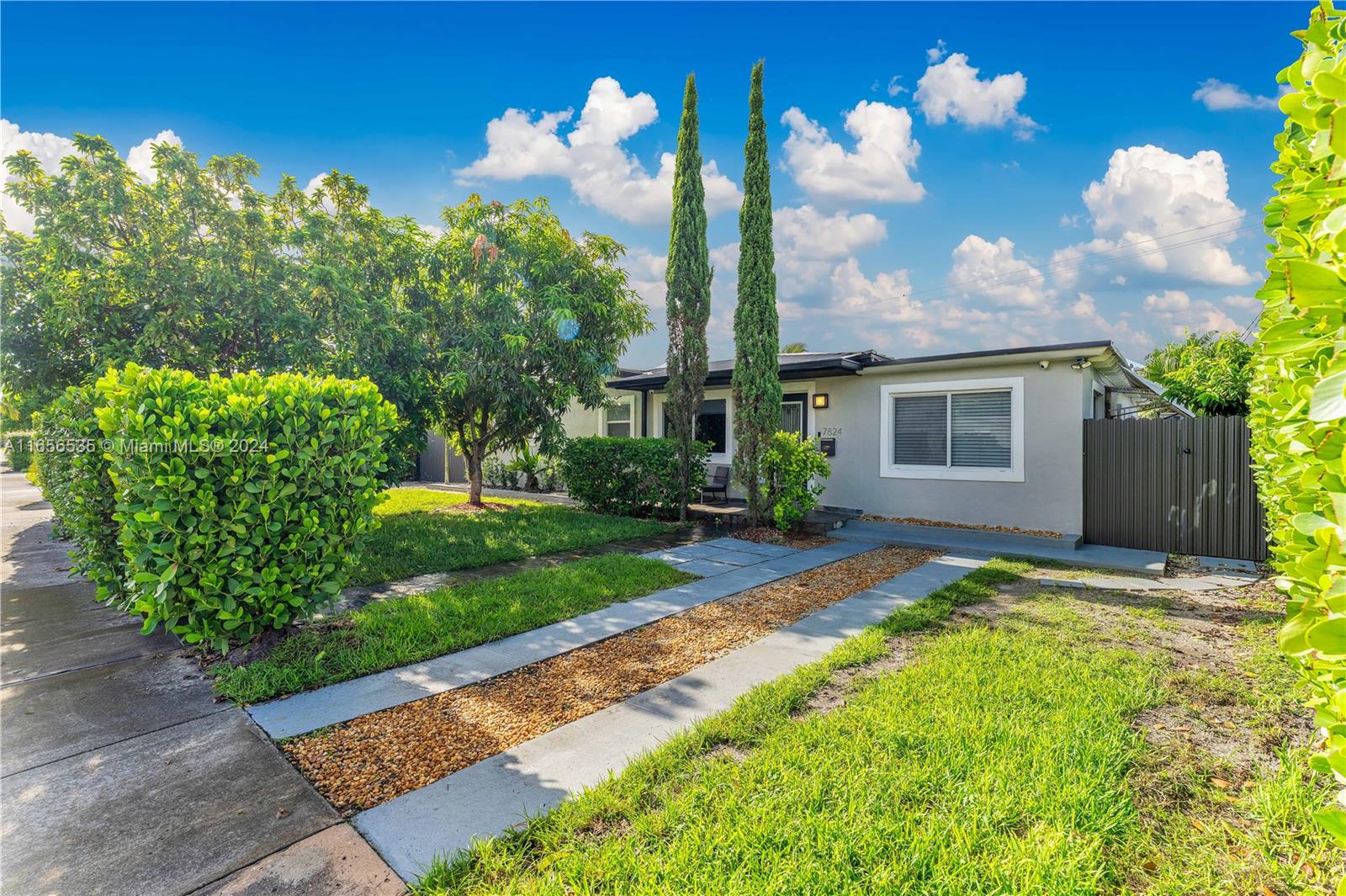 7824 SW 34th Ter