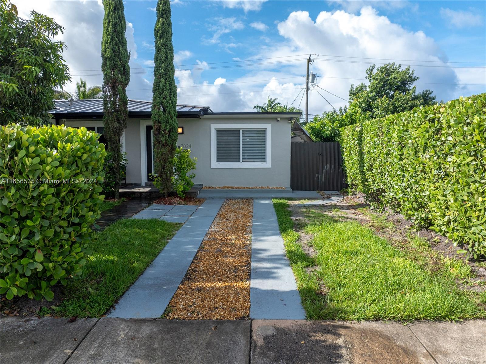 7824 SW 34th Ter