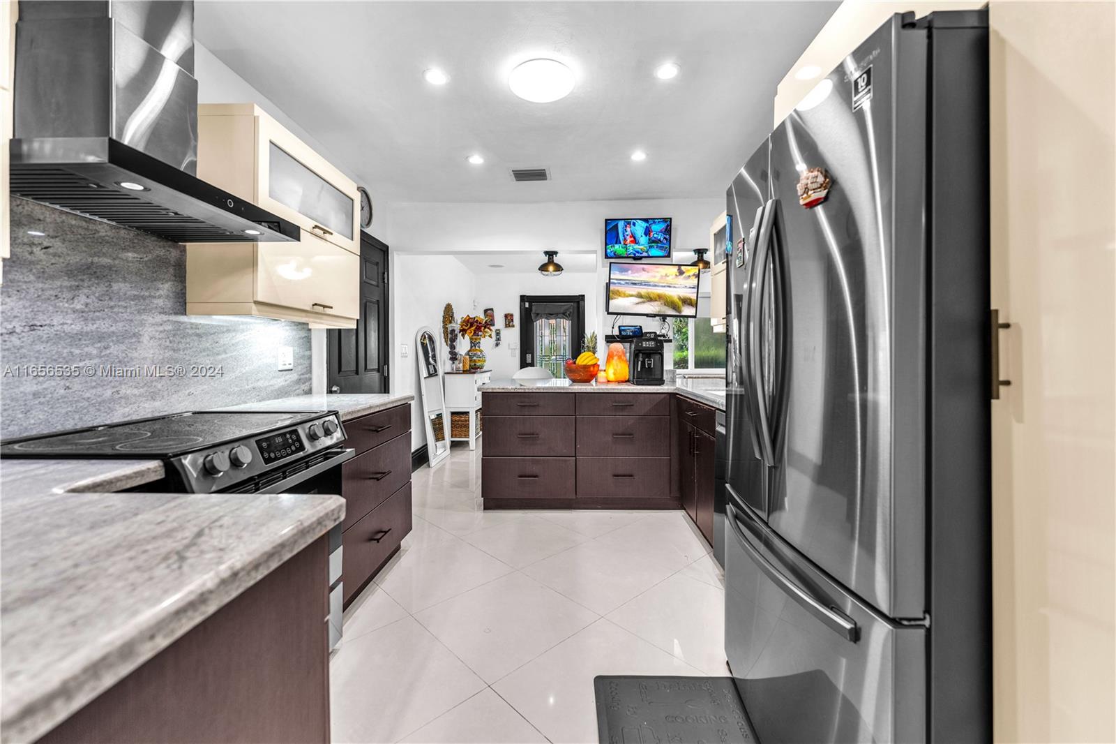 7824 SW 34th Ter