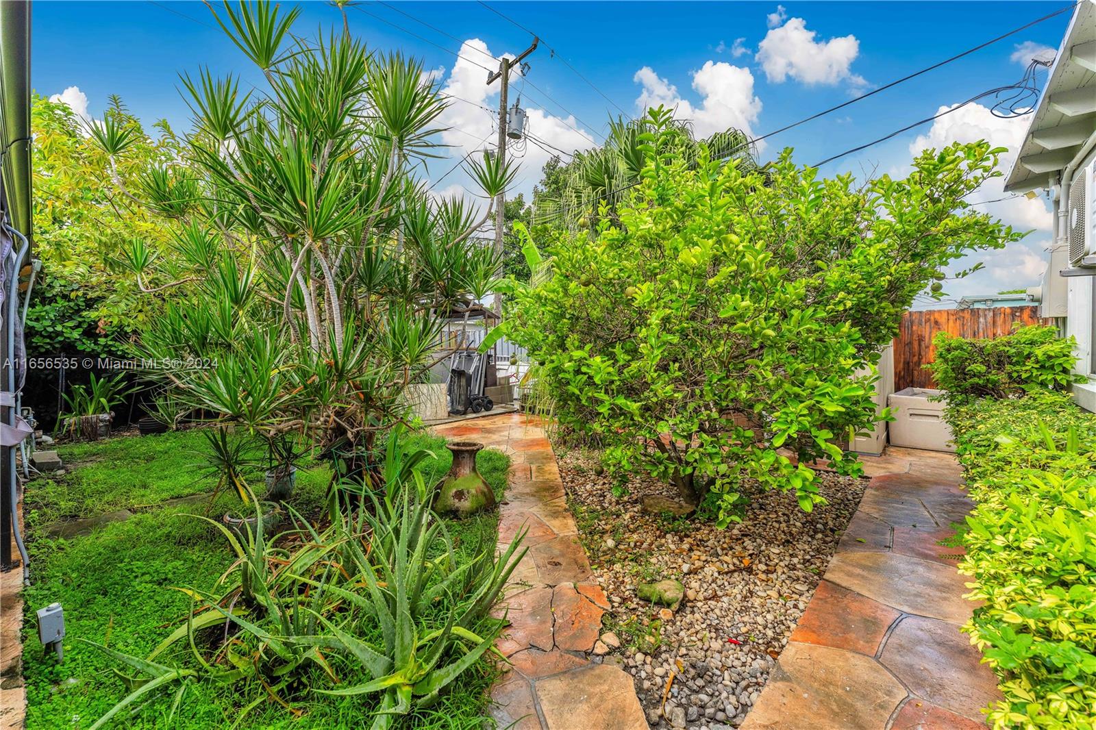 7824 SW 34th Ter
