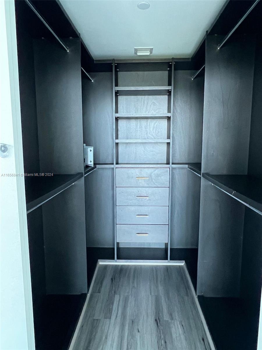 888 Biscayne Blvd # 2611