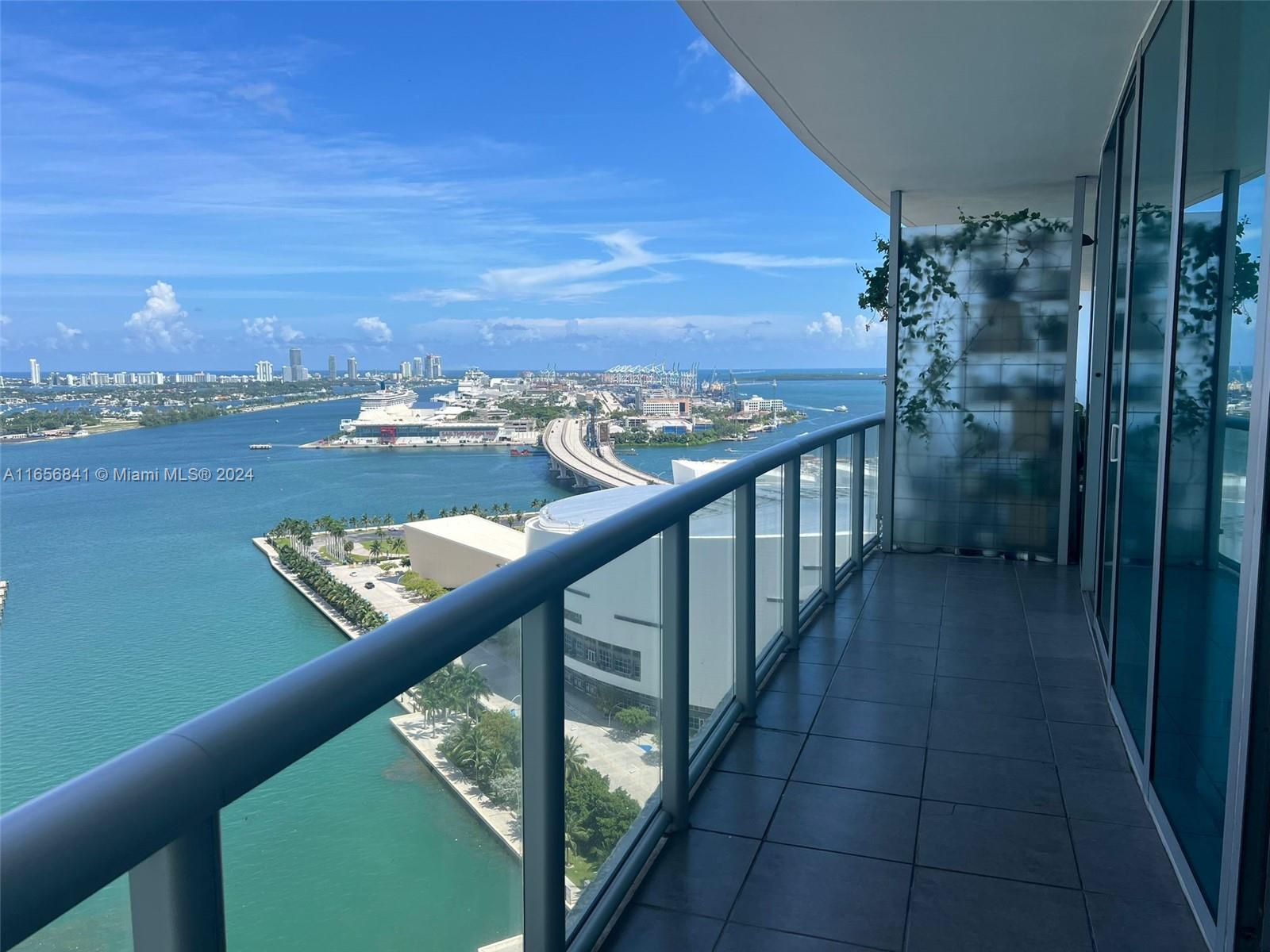 888 Biscayne Blvd # 2611