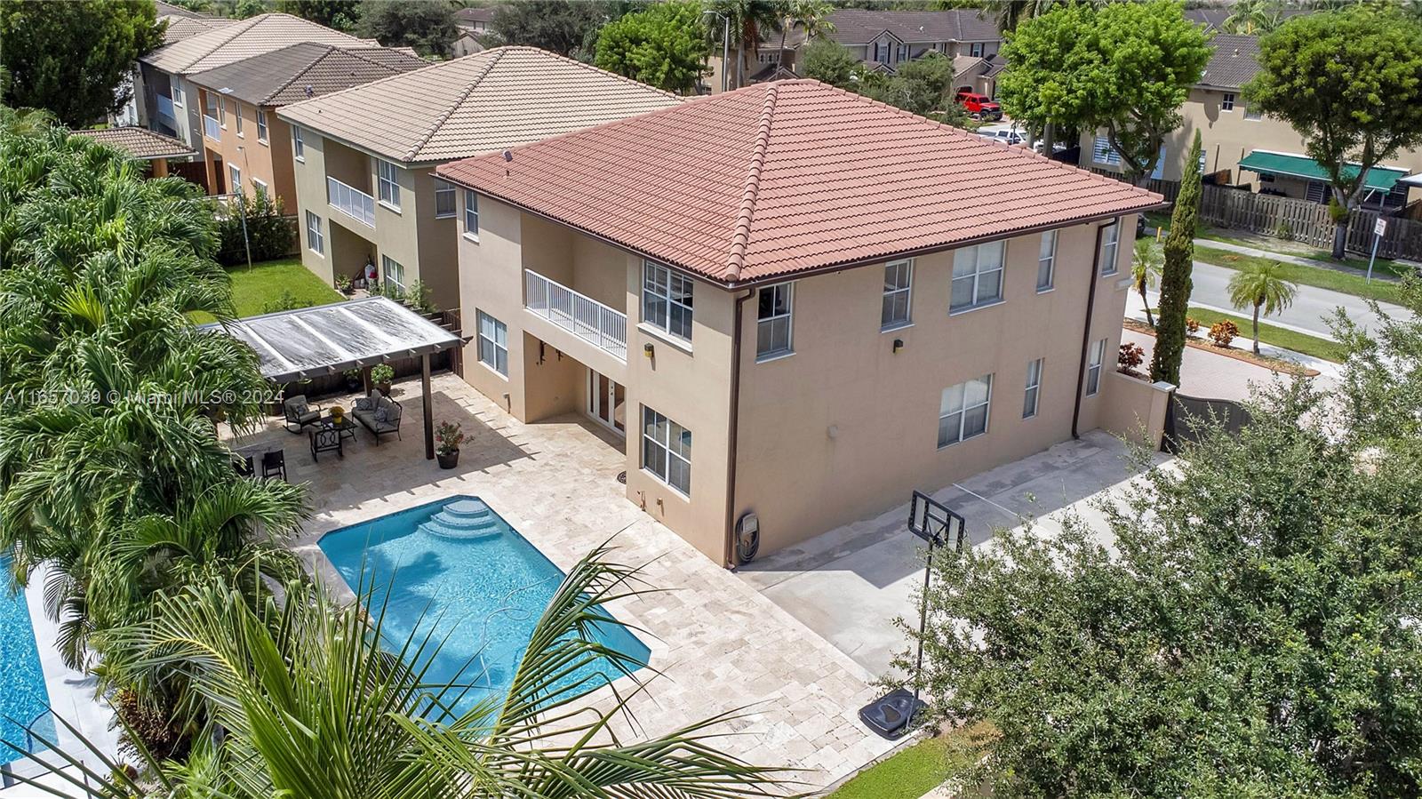 15300 SW 10th St