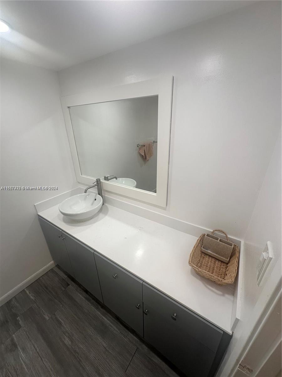 1670 NE 191st St # 3 Unit: 414-3