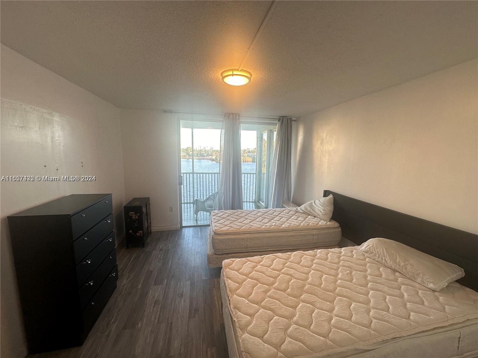 1670 NE 191st St # 3 Unit: 414-3