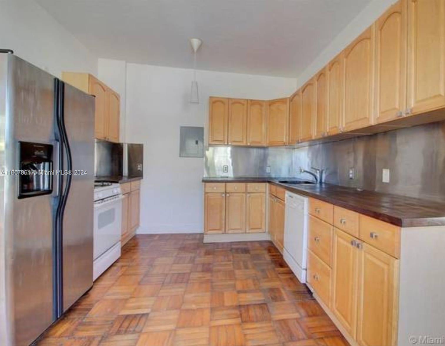 4035 N Meridian Ave # 202