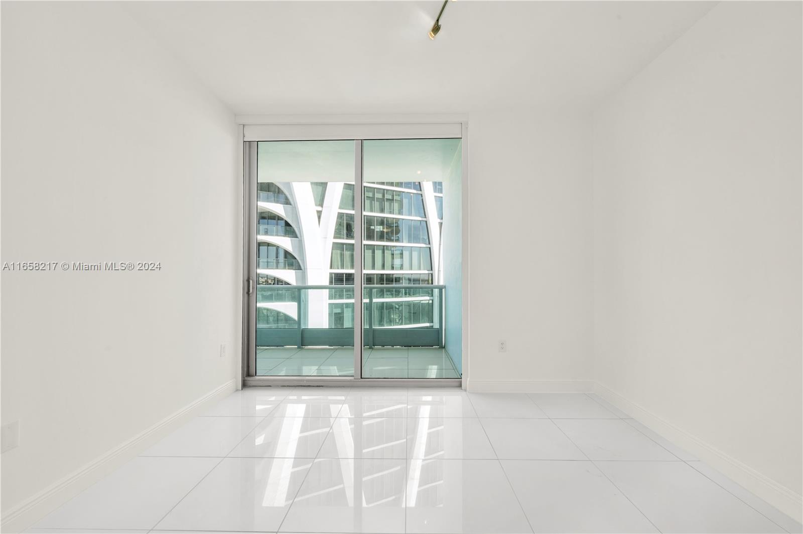 900 Biscayne Blvd # 2612