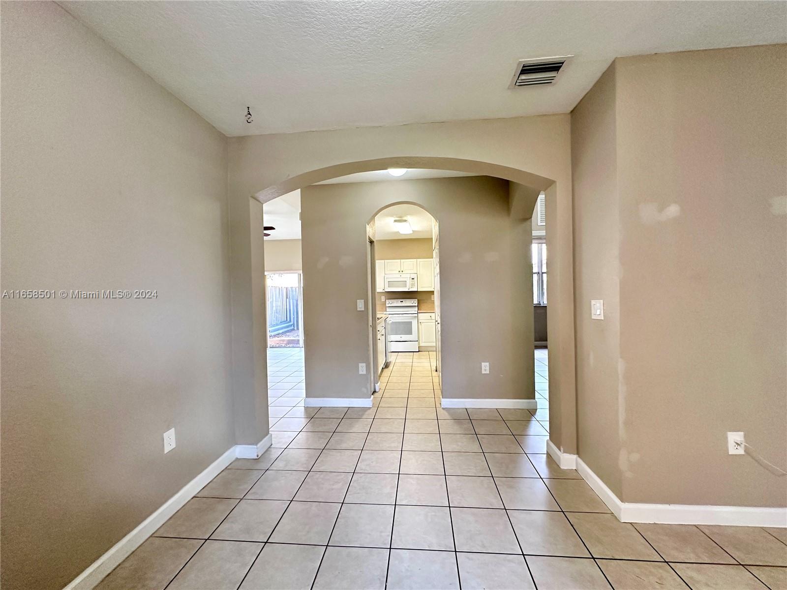 1575 NE 33rd Ave # 9 Unit: 103-9