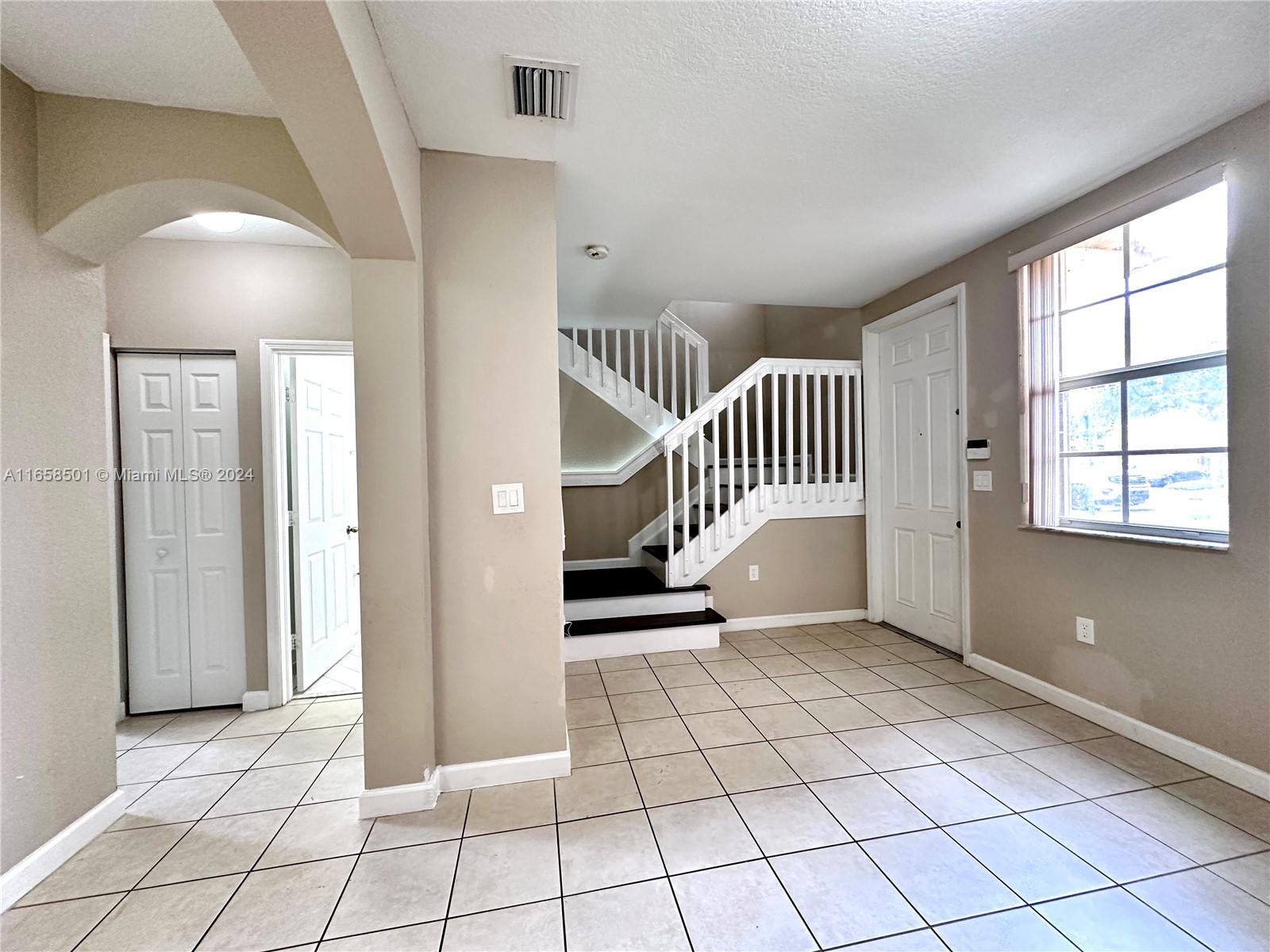 1575 NE 33rd Ave # 9 Unit: 103-9