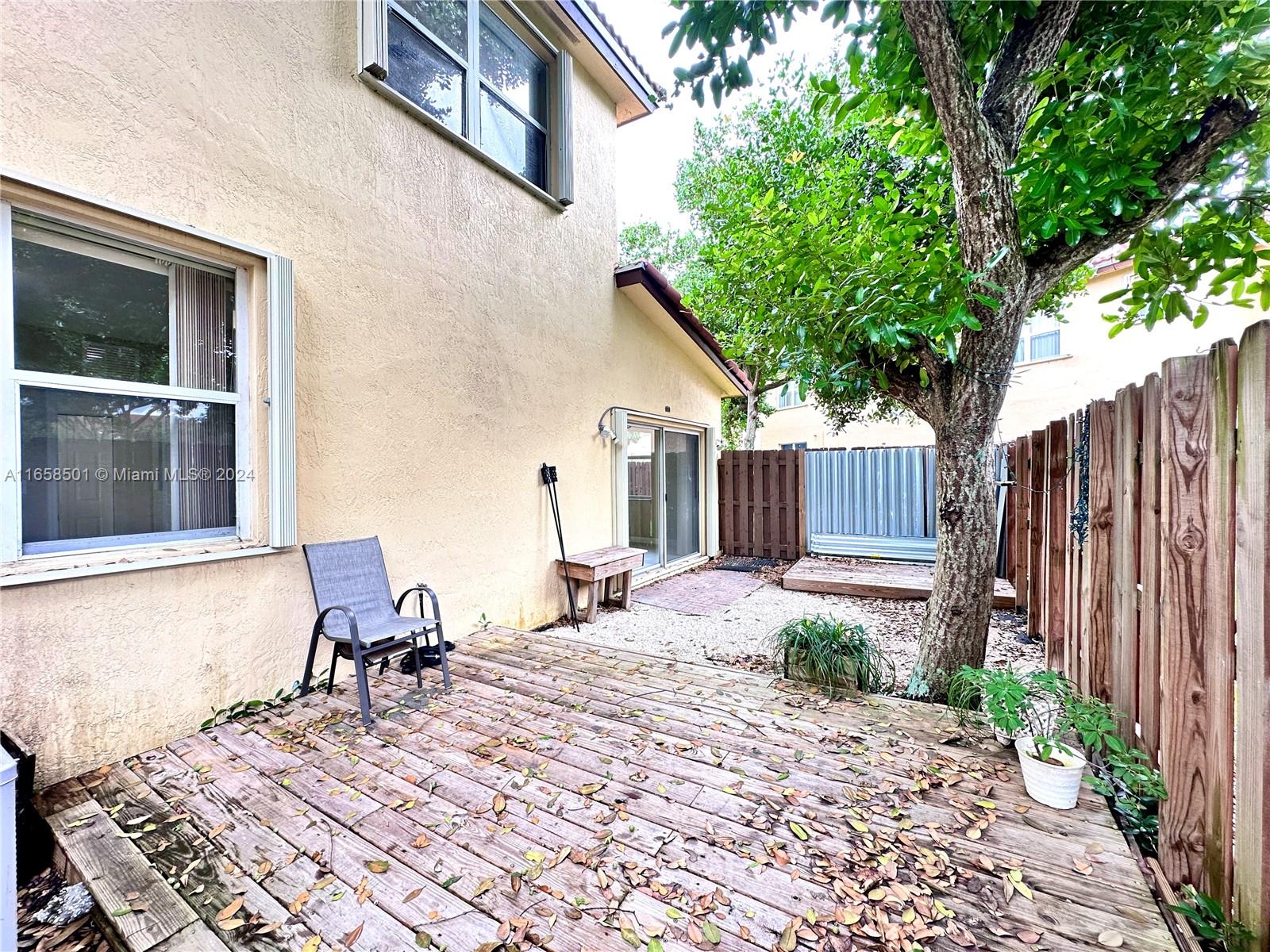 1575 NE 33rd Ave # 9 Unit: 103-9