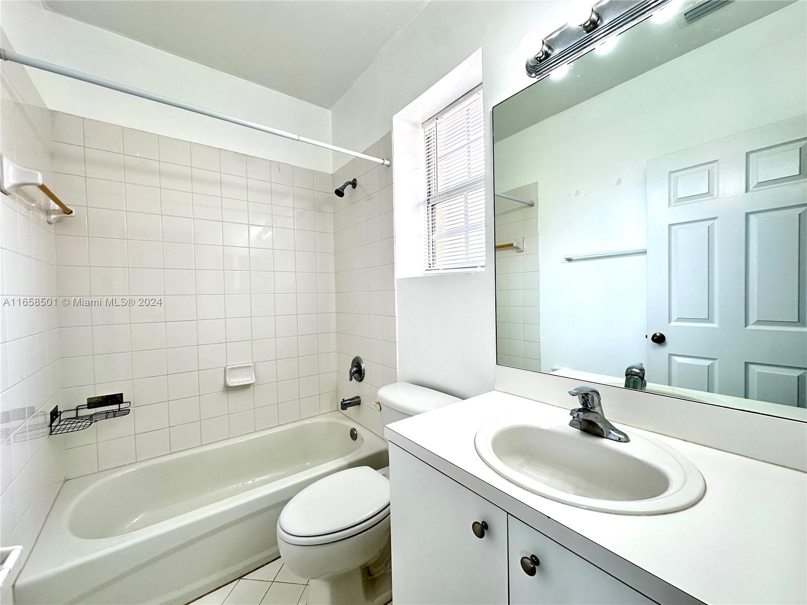 1575 NE 33rd Ave # 9 Unit: 103-9