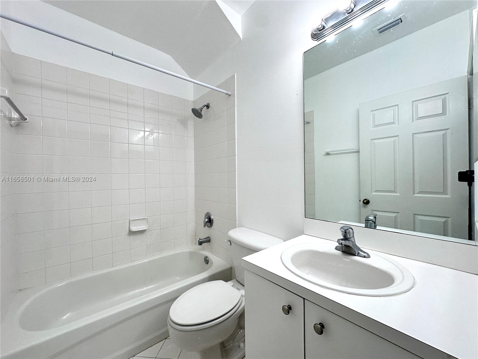 1575 NE 33rd Ave # 9 Unit: 103-9