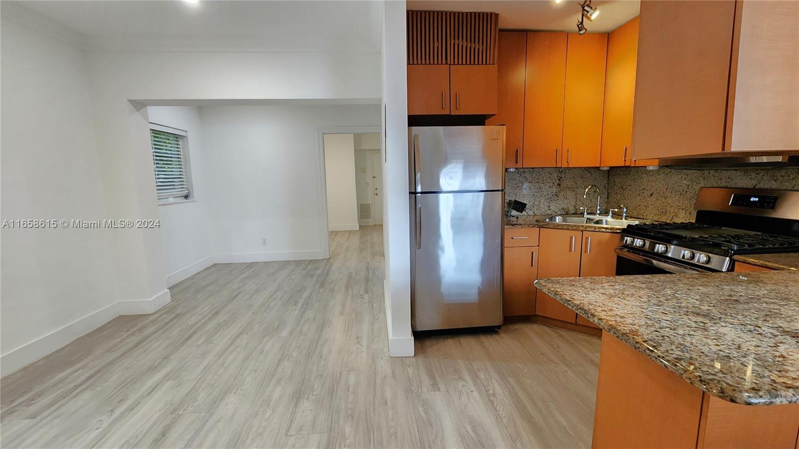 1053 Michigan Ave # 6