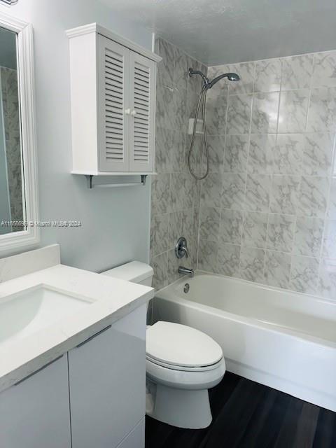 2425 NE 135th St # 307