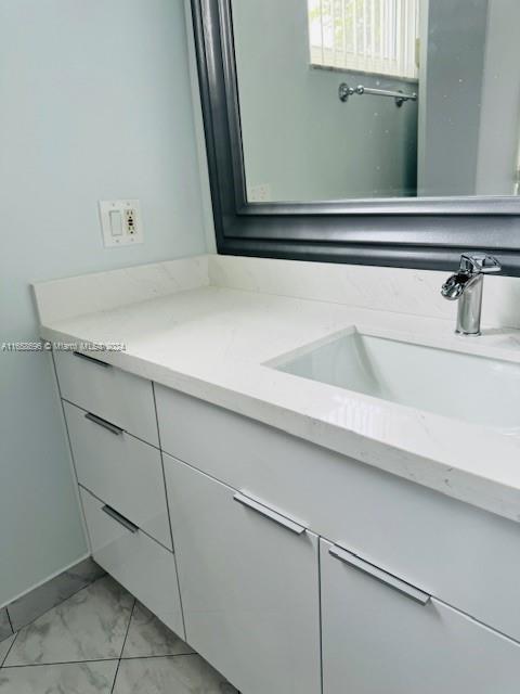 2425 NE 135th St # 307