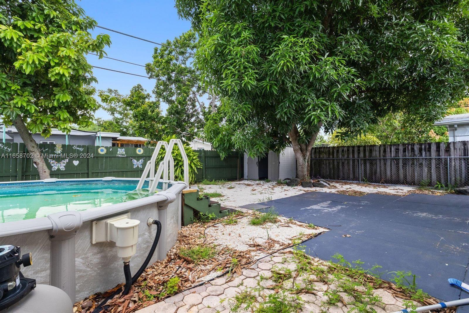 8330 NW 25 st