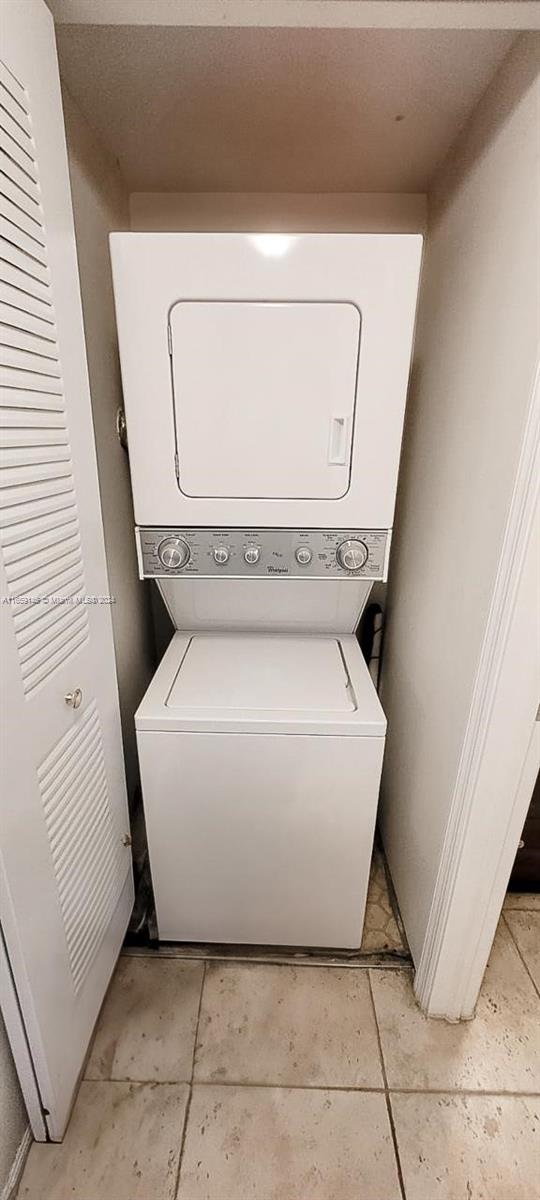 10009 NW 9th St Cir # 15 Unit: 4-15