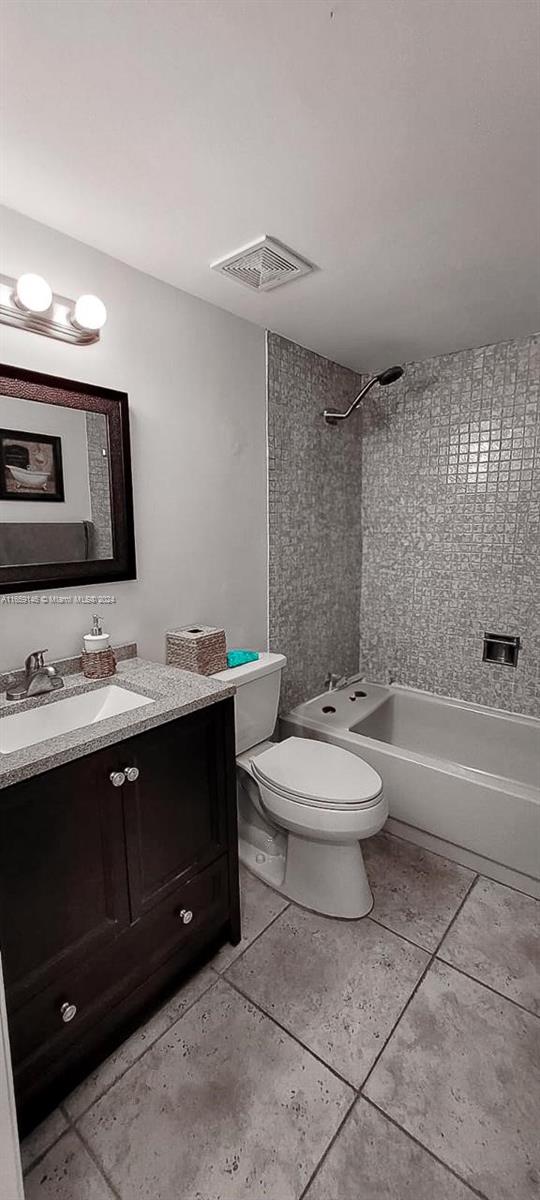 10009 NW 9th St Cir # 15 Unit: 4-15