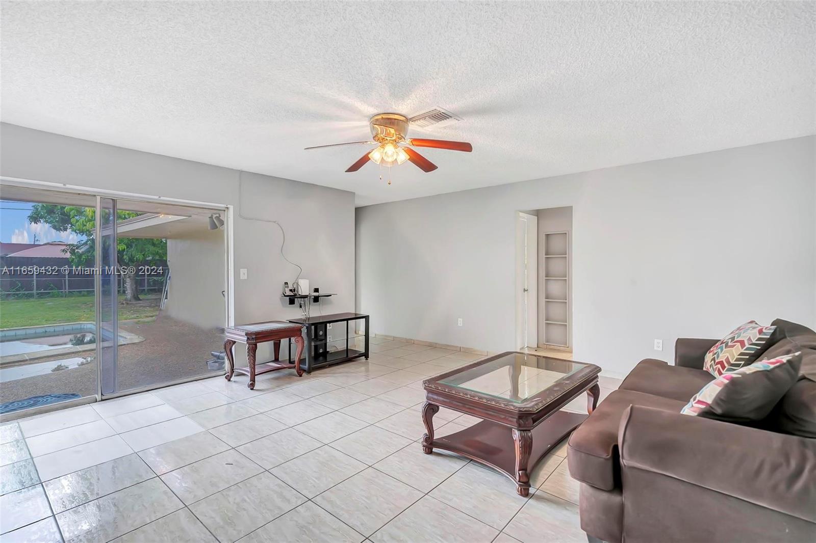 2331 Utopia Dr