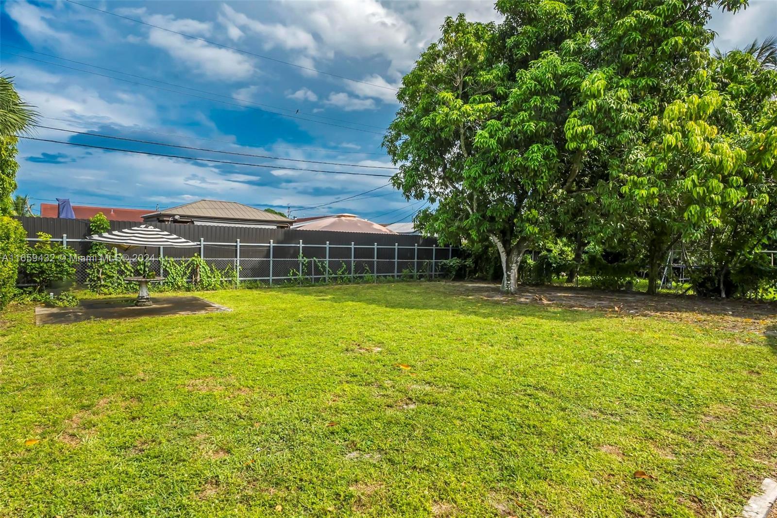 2331 Utopia Dr