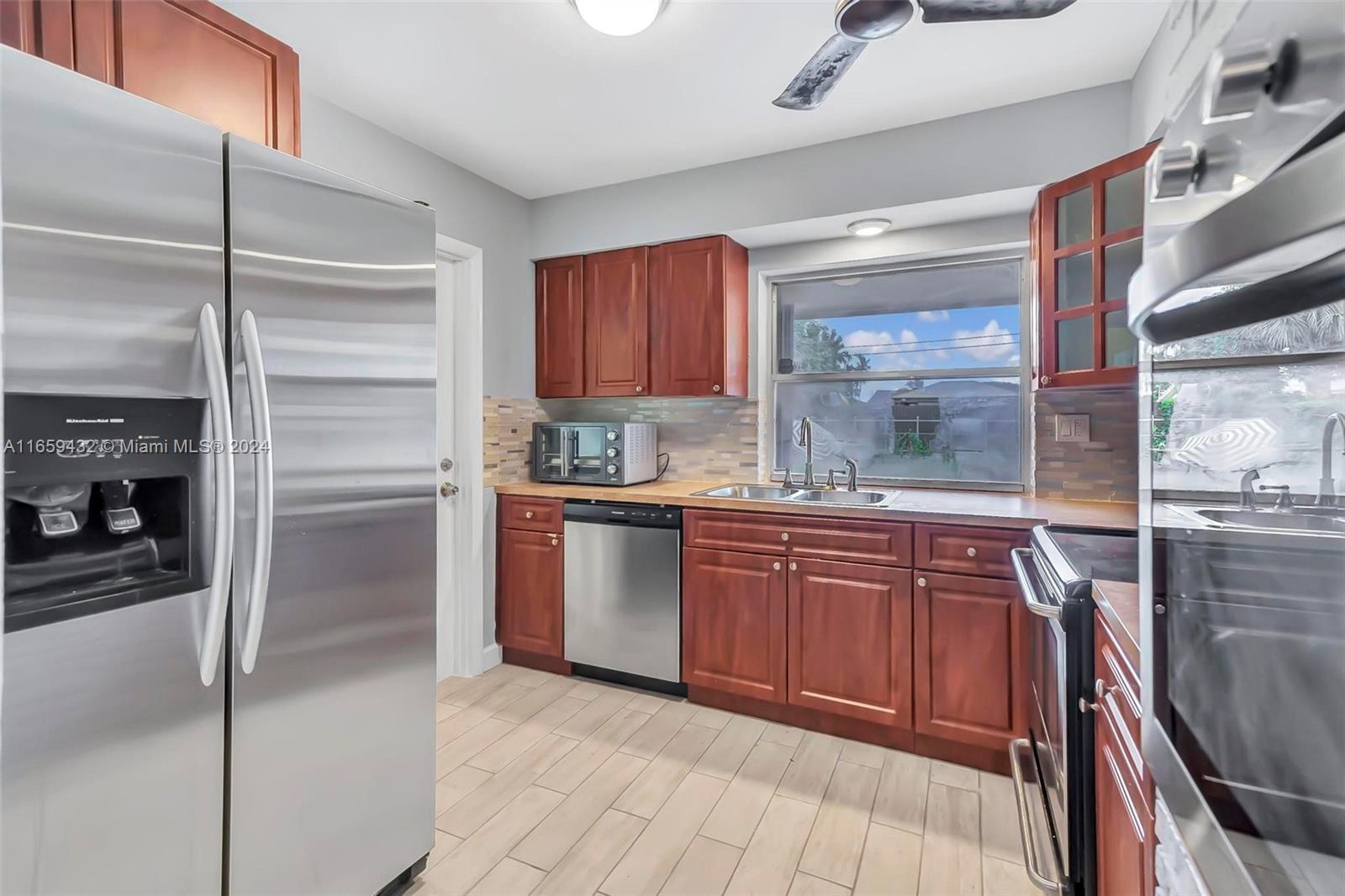 2331 Utopia Dr