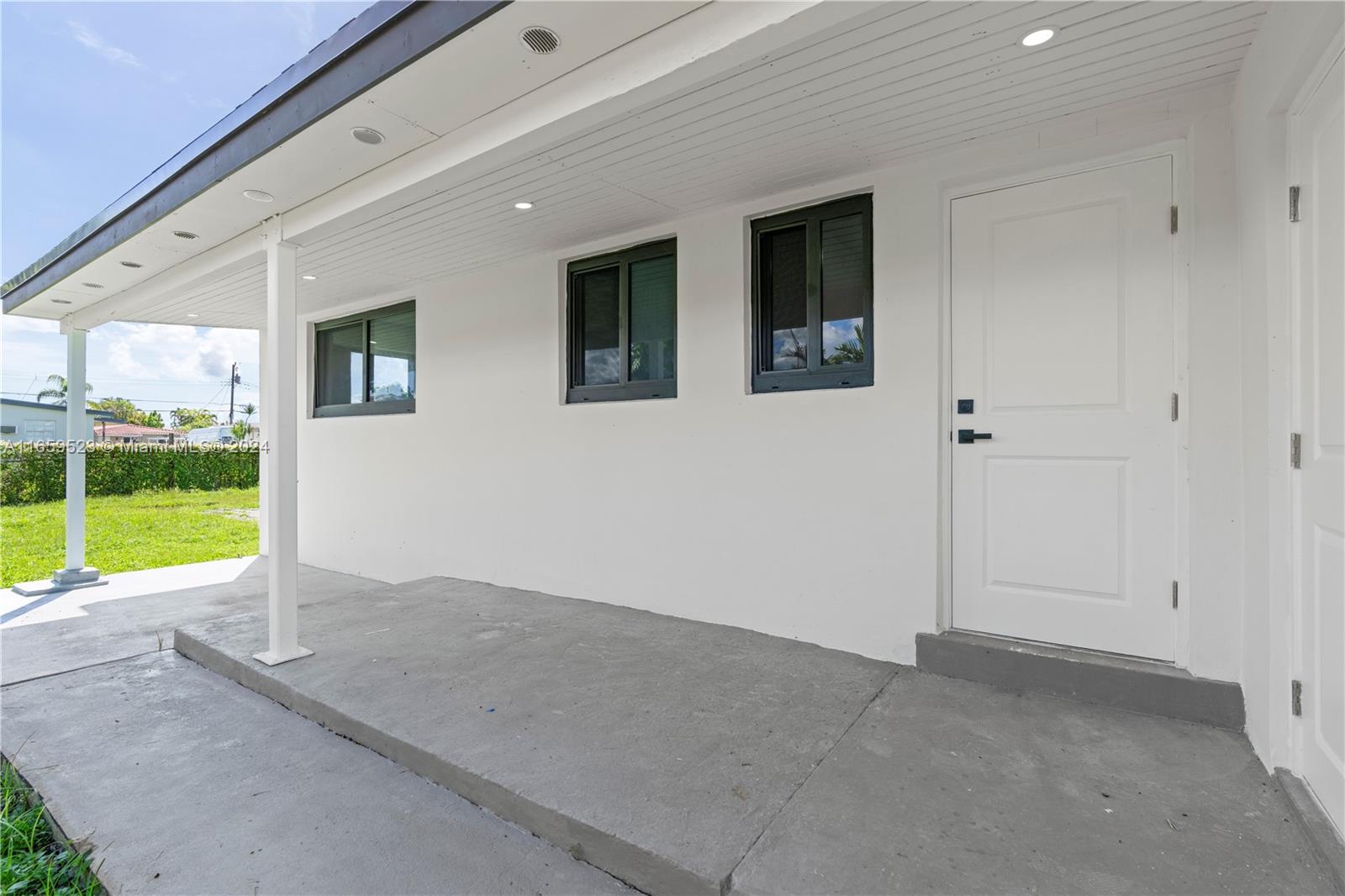 3221 SW 90th Ave