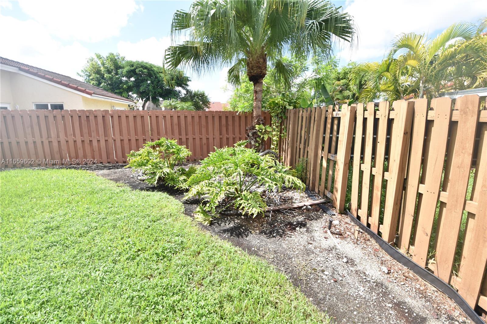 1096 SW 135th Ct