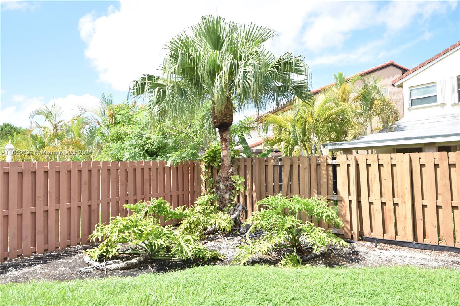 1096 SW 135th Ct